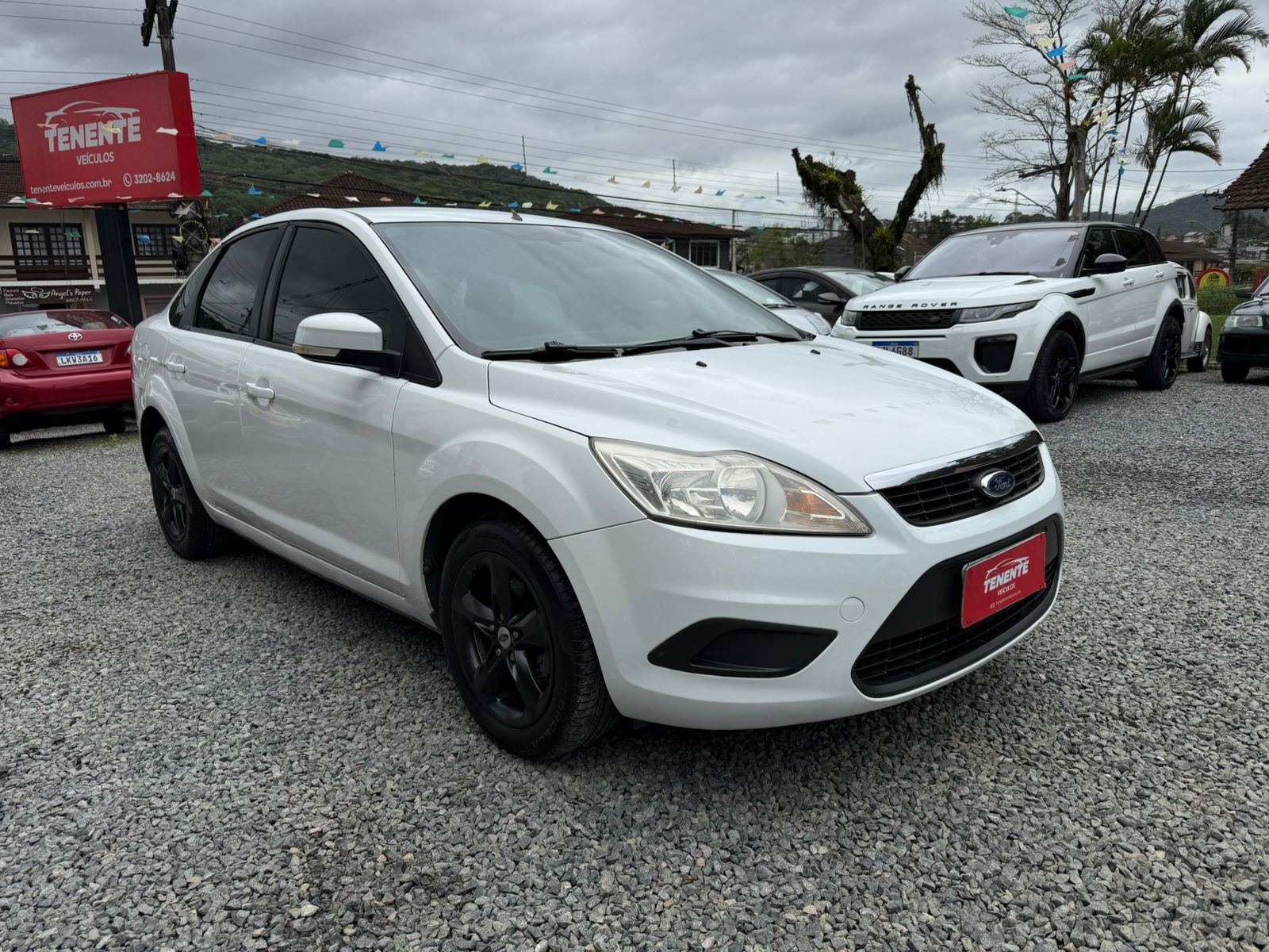 FORD FOCUS SEDAN 1.6 COMPLETO 